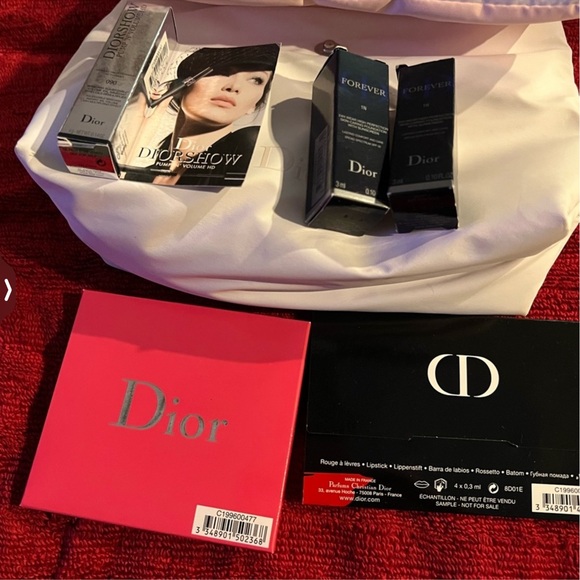 Dior Makeup Bag - Picture 9 of 9